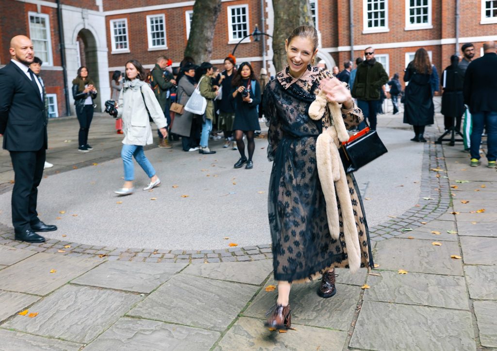 london-fashion-week-spring-summer-2018-street-style-simone-rocha-italist-1