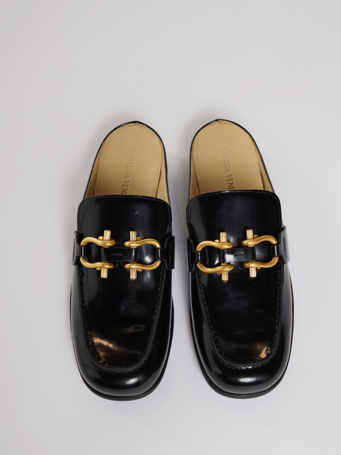 bottega veneta chain link mules on italist